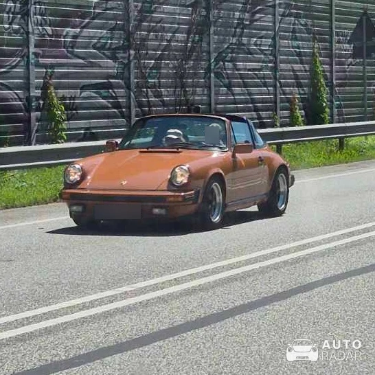 Porsche 911 Targa spotted in Winsen