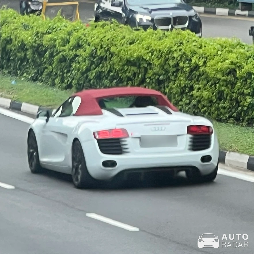 Audi R8 V8 Spyder spotted in Singapore