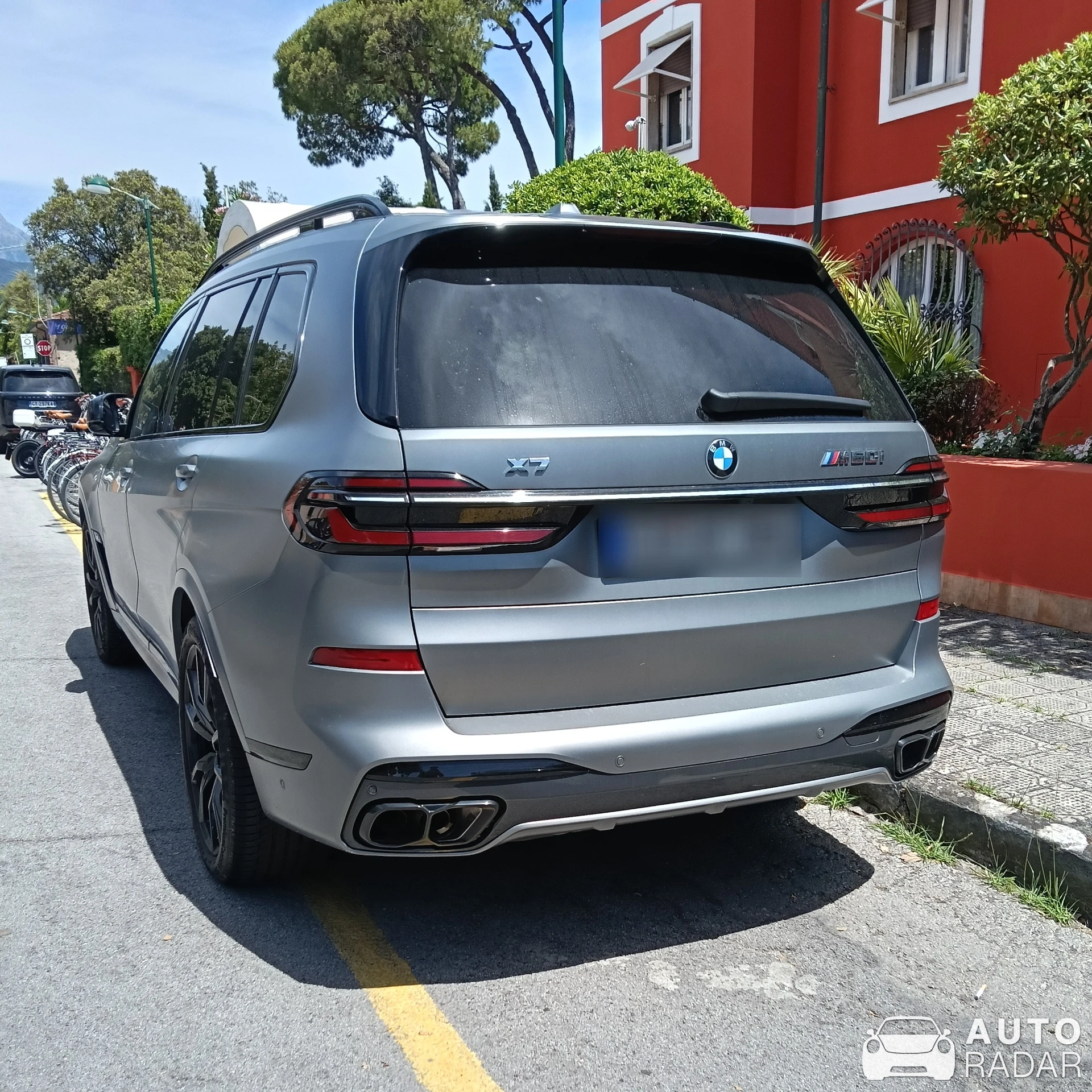 BMW X7 M60i xDrive G07 spotted in Forte dei Marmi