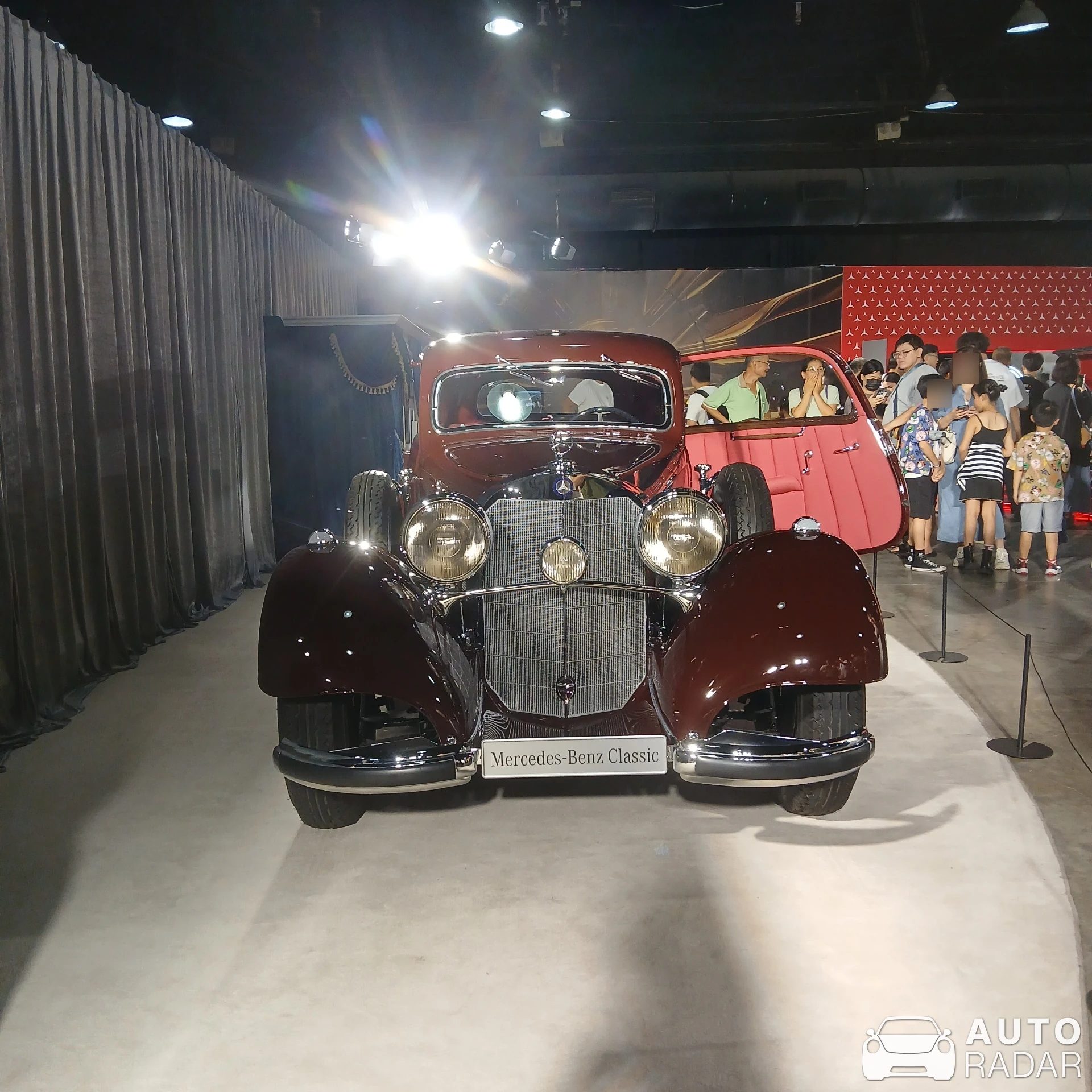 Mercedes-Benz 540 spotted in 高雄市