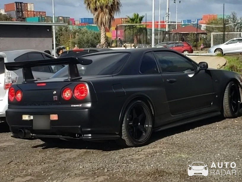Nissan Skyline R34 GT-R V-Spec II spotted in South Yarra