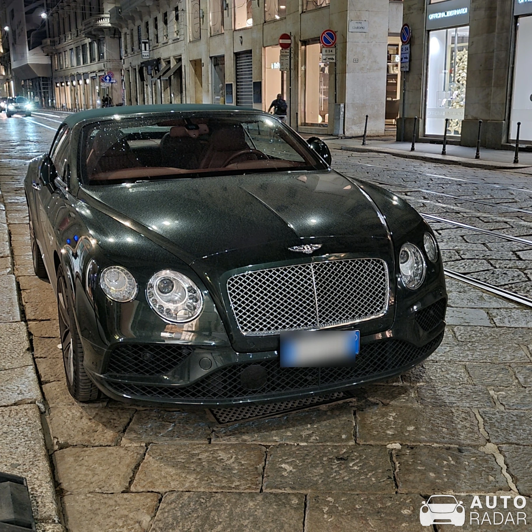 Bentley Continental Convertible spotted in Milano, Italia