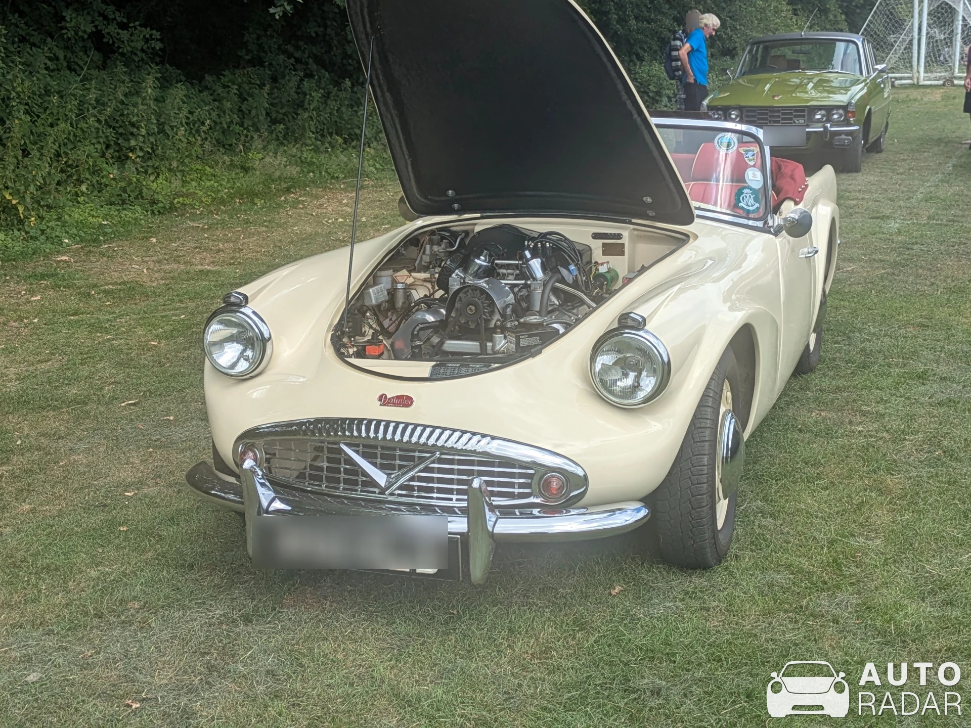 Daimler SP250 spotted in Rickmansworth