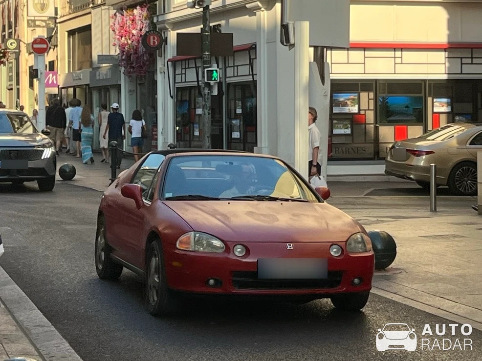 Honda CR-X Del Sol spotted in Cannes, France