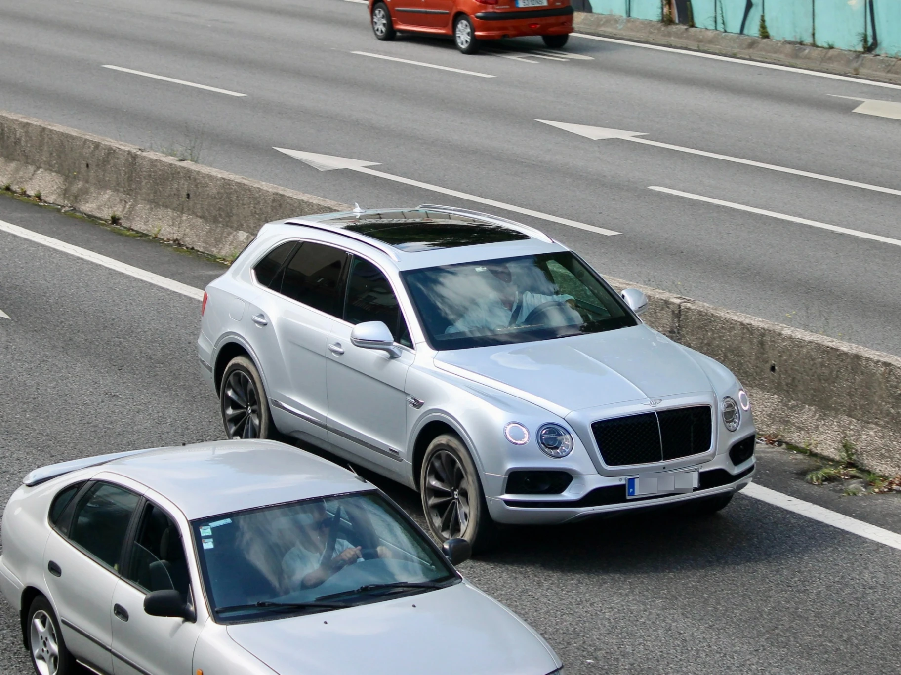 Bentley Bentayga Diesel spotted in Porto, Portugal