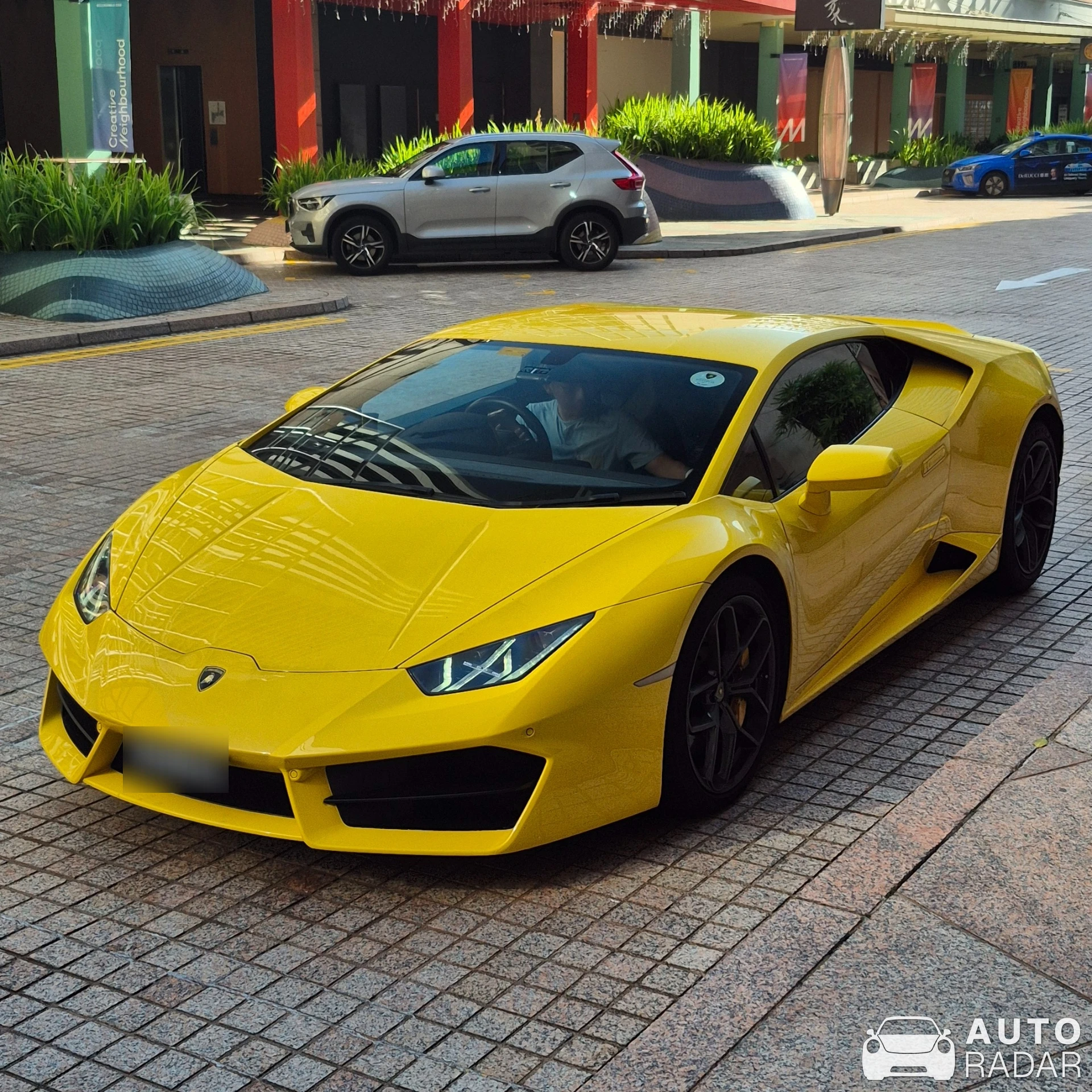 Lamborghini Huracán LP580-2 spotted in Singapore