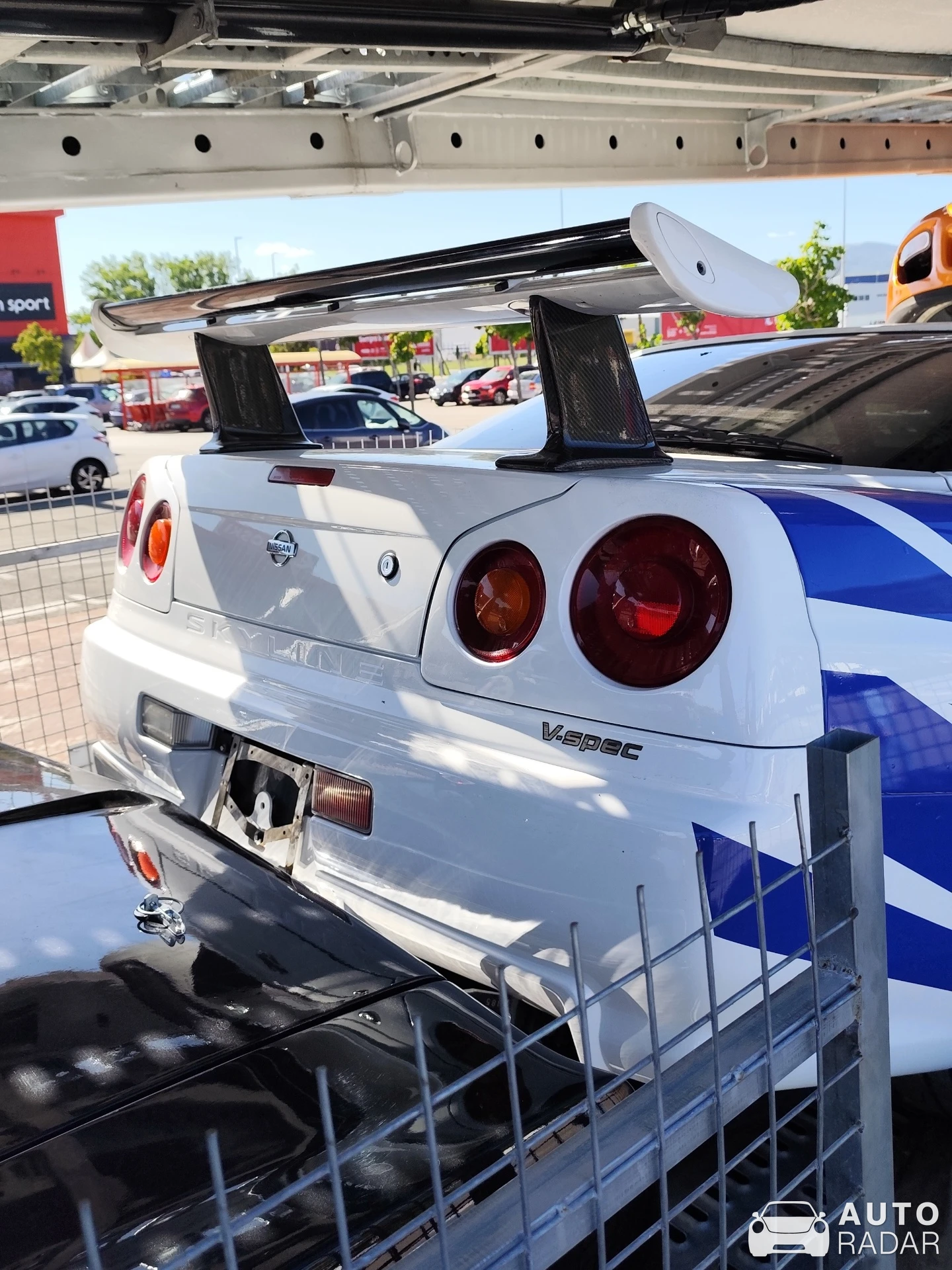 Nissan Skyline R34 GT-R V-Spec spotted in Pamplona