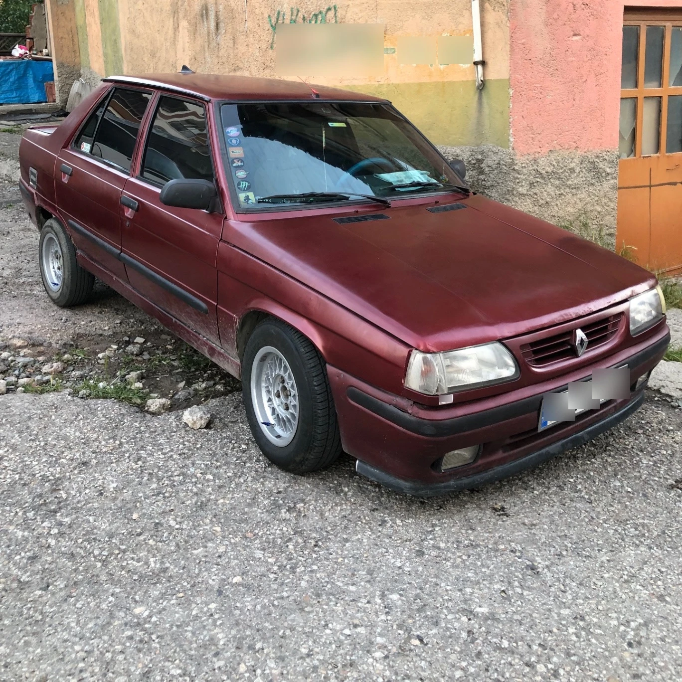Renault 9 spotted