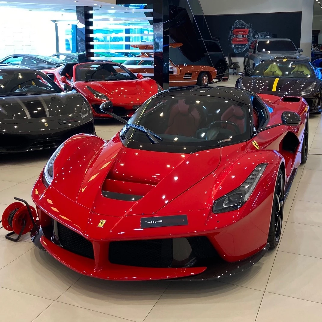Ferrari LaFerrari spotted in Dubai, United Arab Emirates
