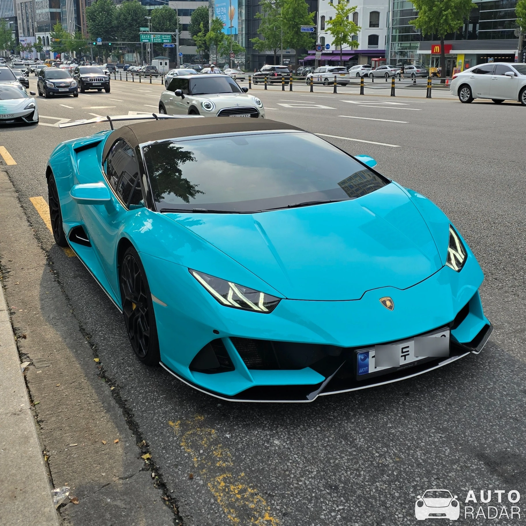 Lamborghini Huracán LP640-4 EVO Spyder spotted in 강남구, 대한민국
