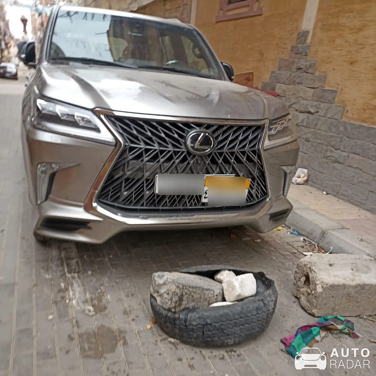 Lexus LX spotted in قسم أول العامرية, مصر