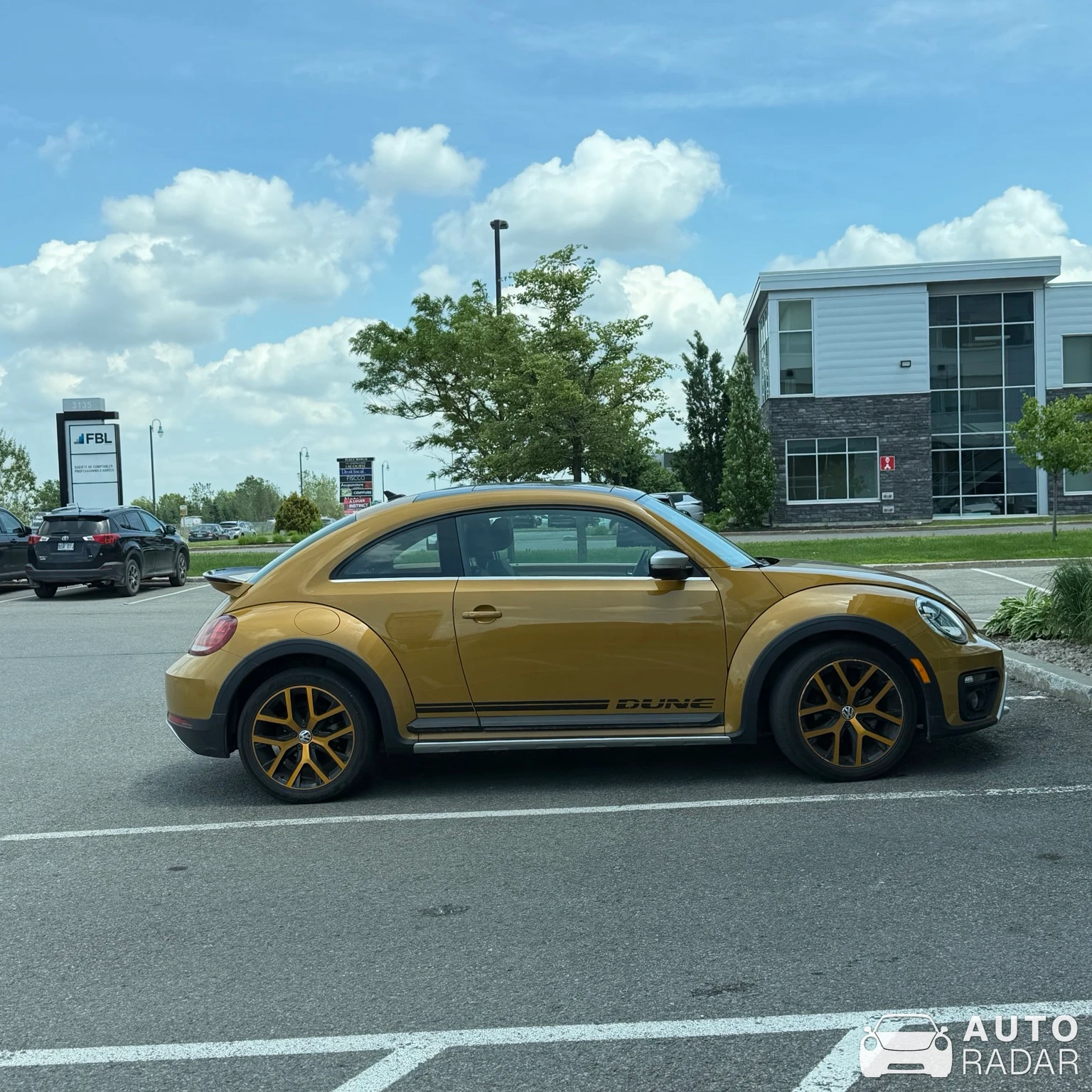 Volkswagen Beetle Dune spotted in Terrebonne