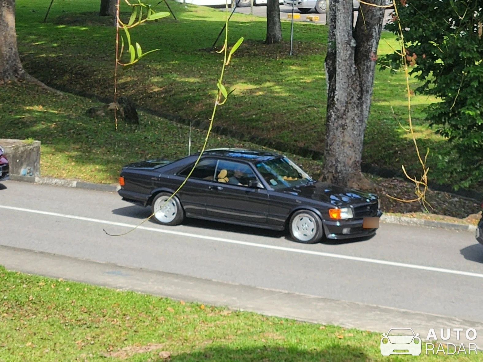 Mercedes-Benz 500 SEC W126 spotted in Singapore