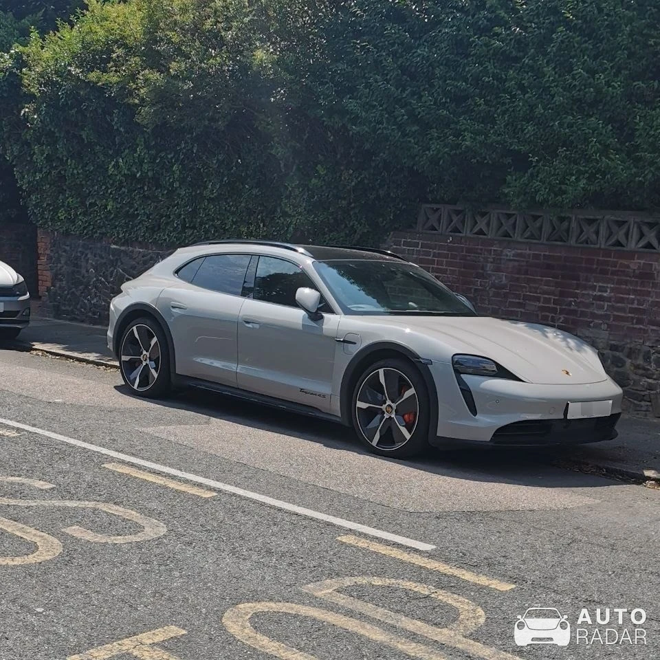 Porsche Taycan Cross Turismo MkII spotted in Kent, United Kingdom