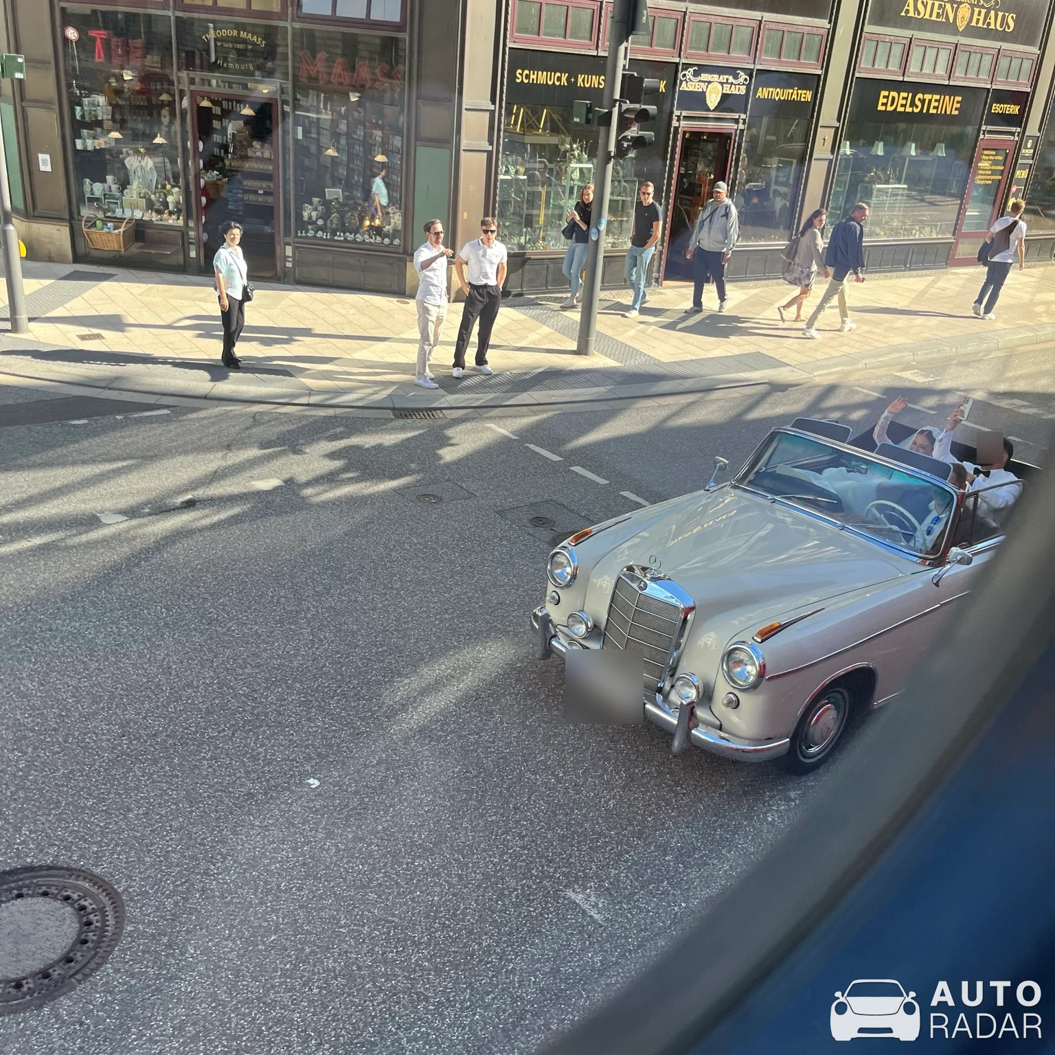 Mercedes-Benz W128 spotted in Hamburg