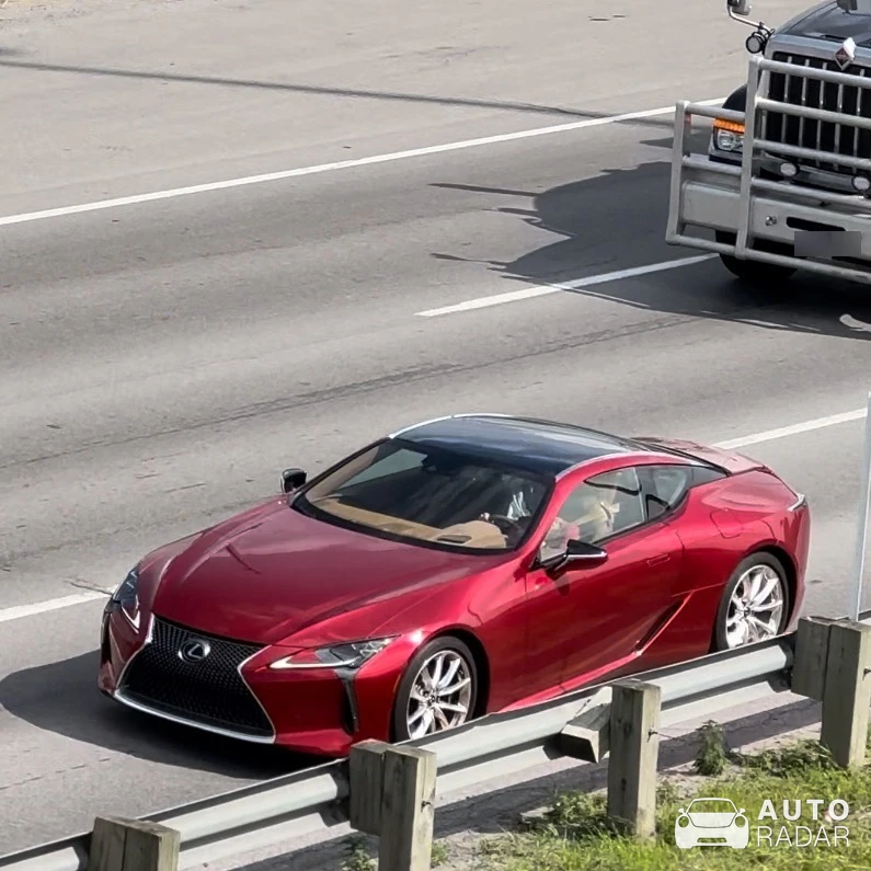Lexus LC 500 spotted in Terrebonne, Canada