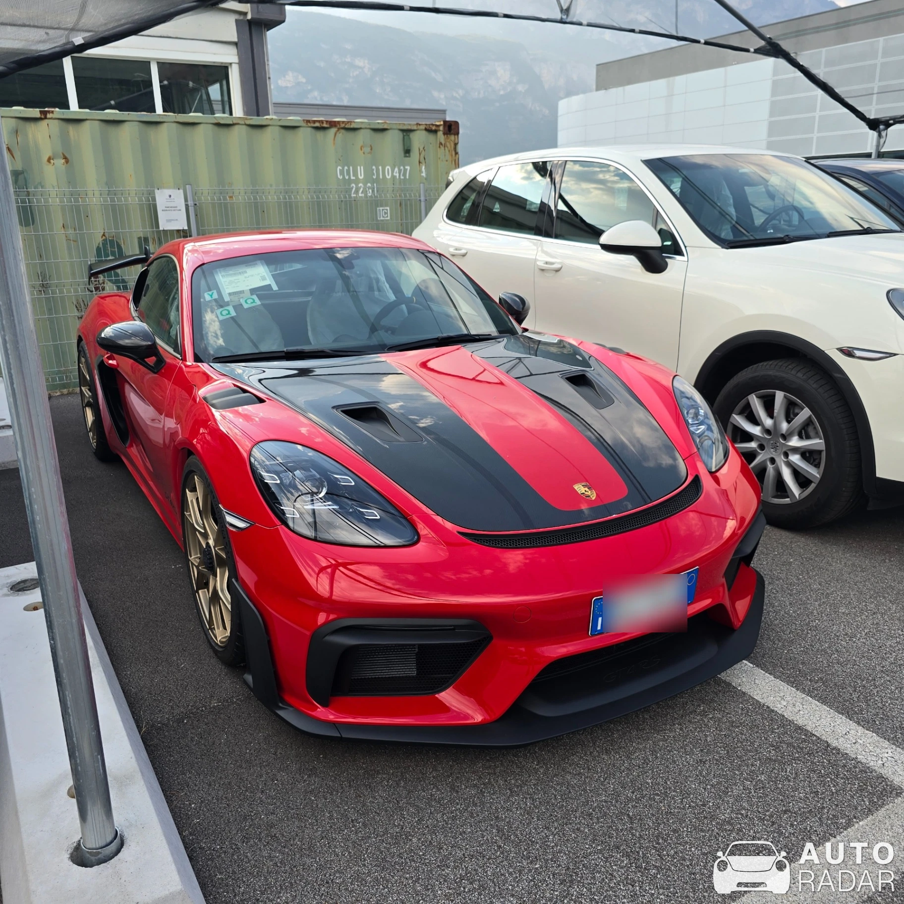 Porsche 718 Cayman GT4 RS spotted in Trento, Italy