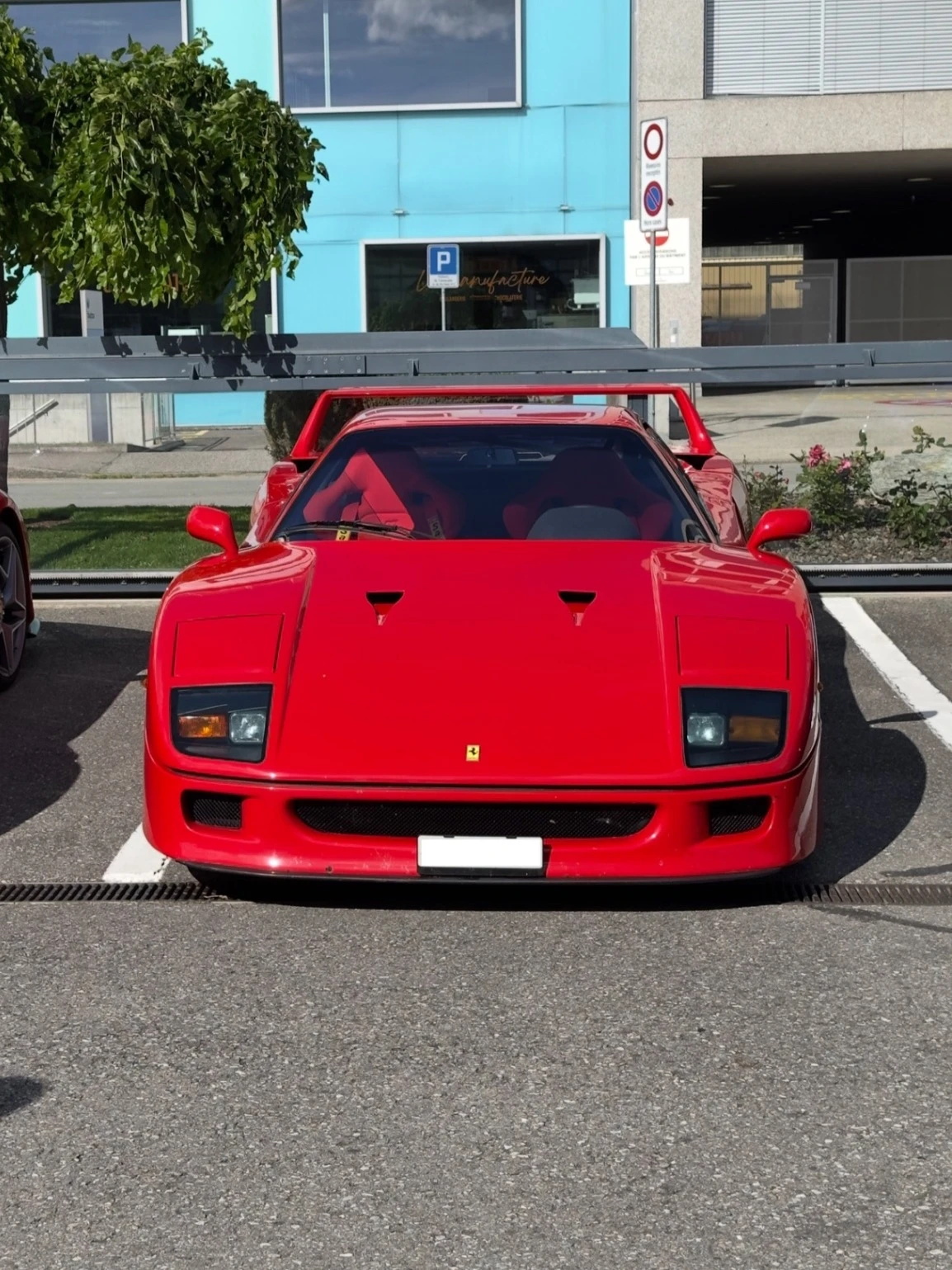 Ferrari F40 spotted in Plan-les-Ouates, Suisse