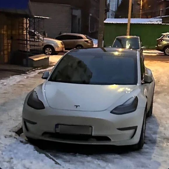 Tesla Motors Model S PLAID spotted in Kharkiv, Ukraine