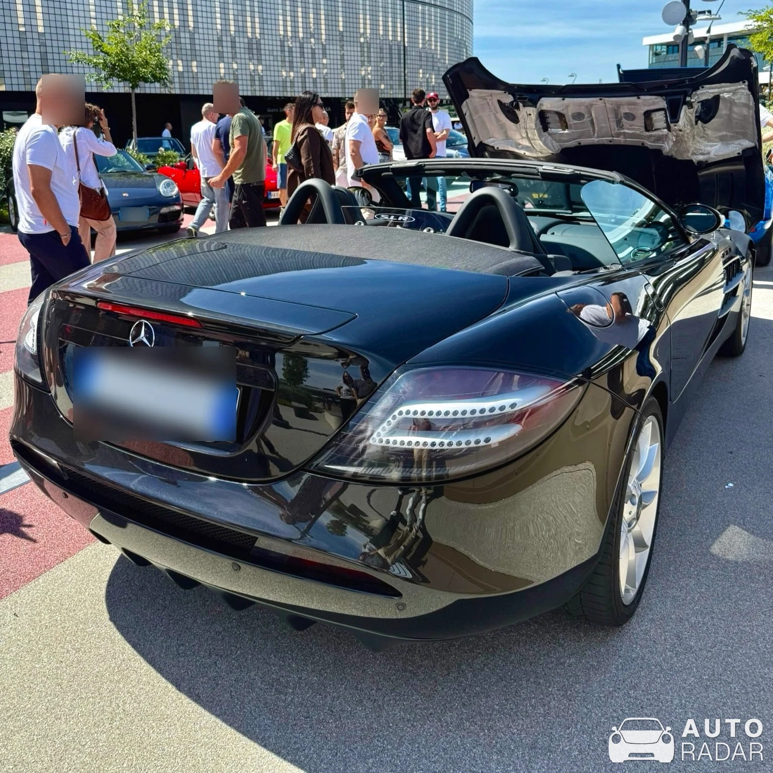 Mercedes-Benz SLR McLaren Roadster spotted in Bergamo