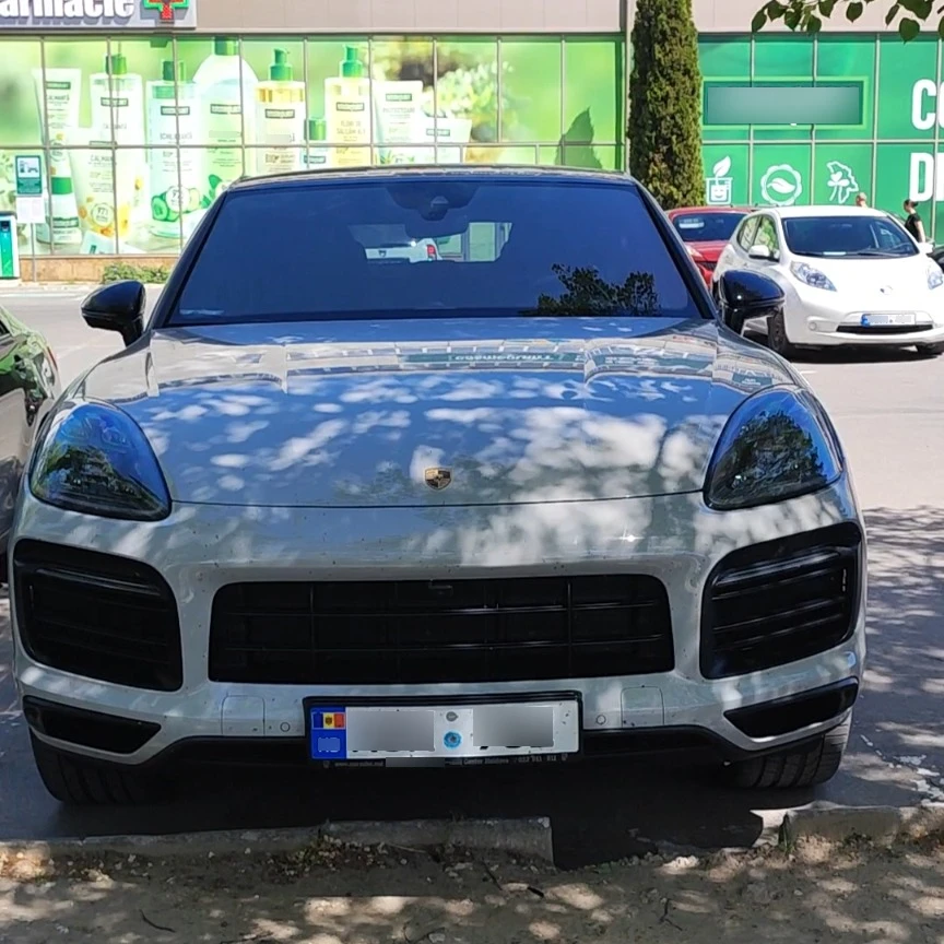 Porsche Cayenne Coupé spotted in Chișinău, Молдова