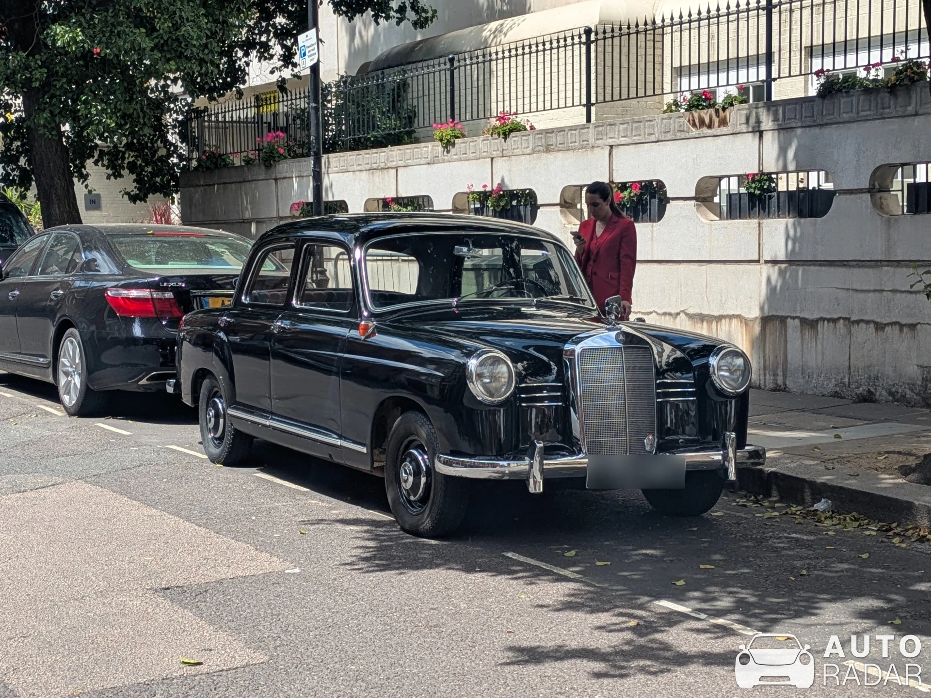 Mercedes 190 Ponton spotted in London