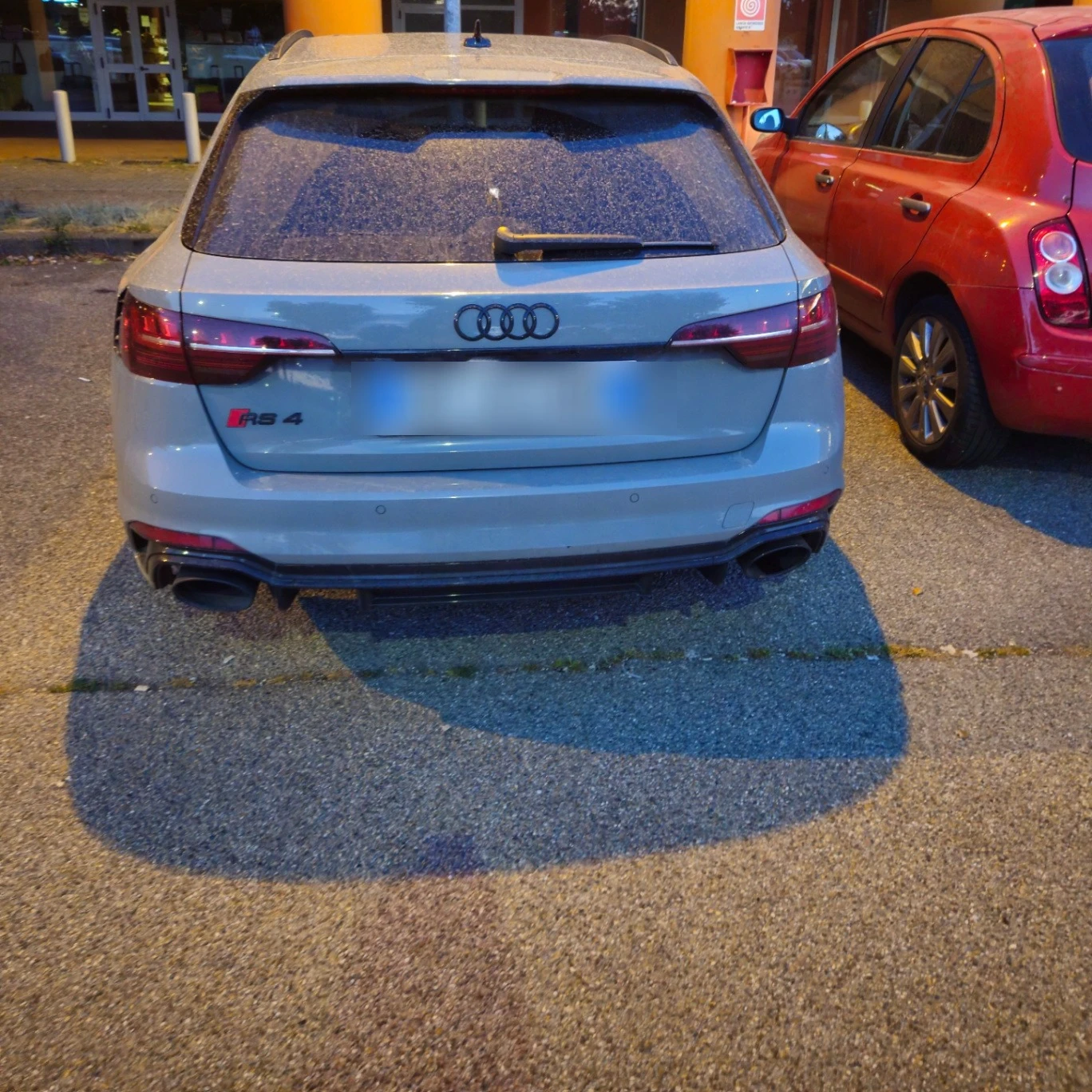 Audi RS4 Avant B9 spotted in Città metropolitana di Milano, Italia