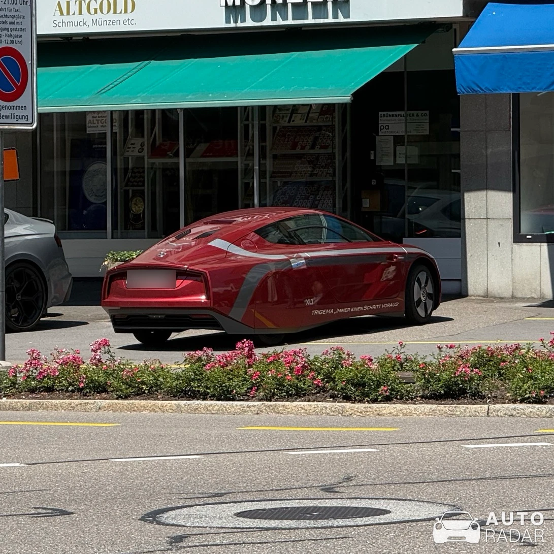 Volkswagen XL1 spotted in Rapperswil SG