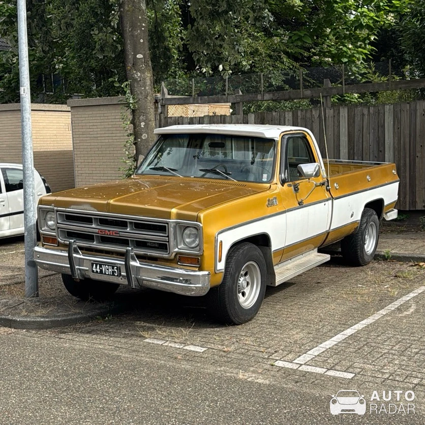 GMC C/K spotted in Haarlem