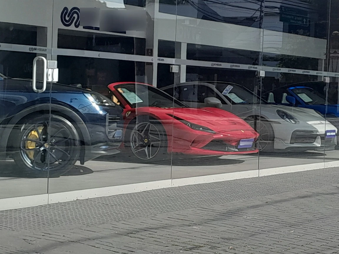 Ferrari F8 Spider spotted in Jardim Europa, Brasil