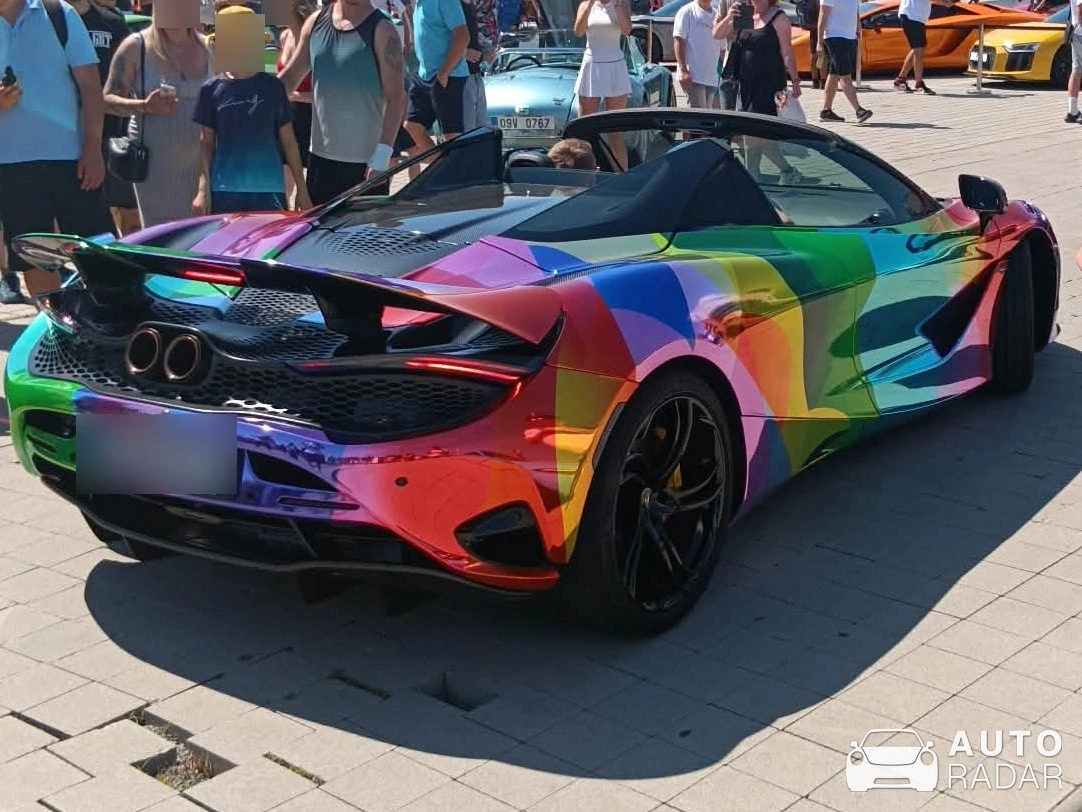 McLaren 750S Spider spotted in Prostějov