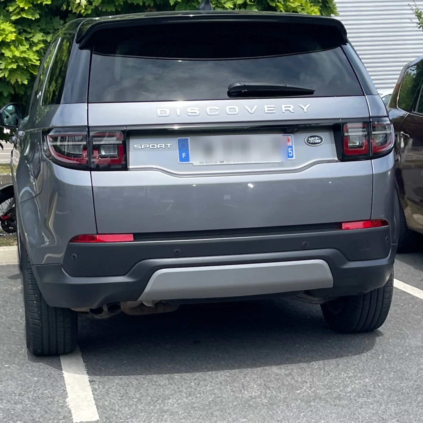 Land Rover Discovery Sport 2019 spotted in L'Isle-Adam, France