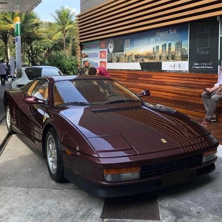 Ferrari Testarossa spotted in Jardim Europa, Brasil