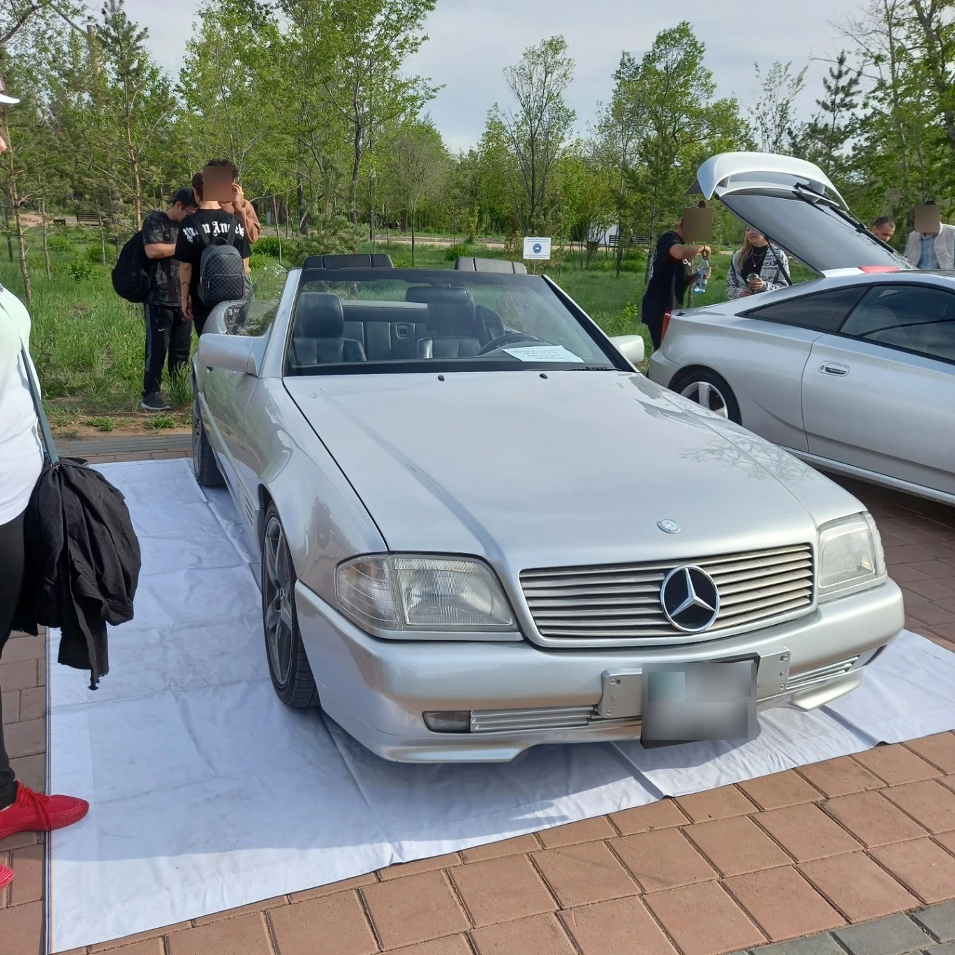 Mercedes-Benz  SL-klasse spotted in Караганда, Казахстан