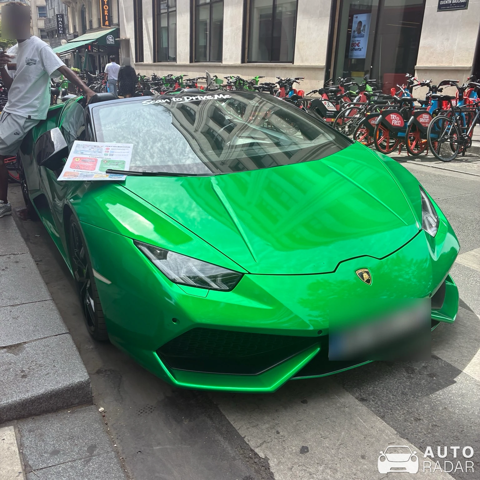 Lamborghini Huracán LP610-4 Spyder spotted in Levallois-Perret