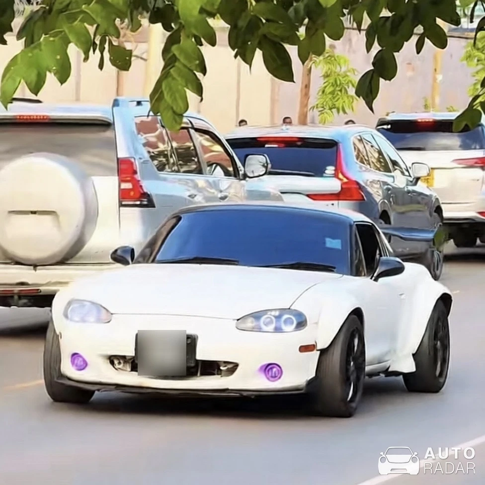 Mazda MX-5 NB spotted in Nairobi