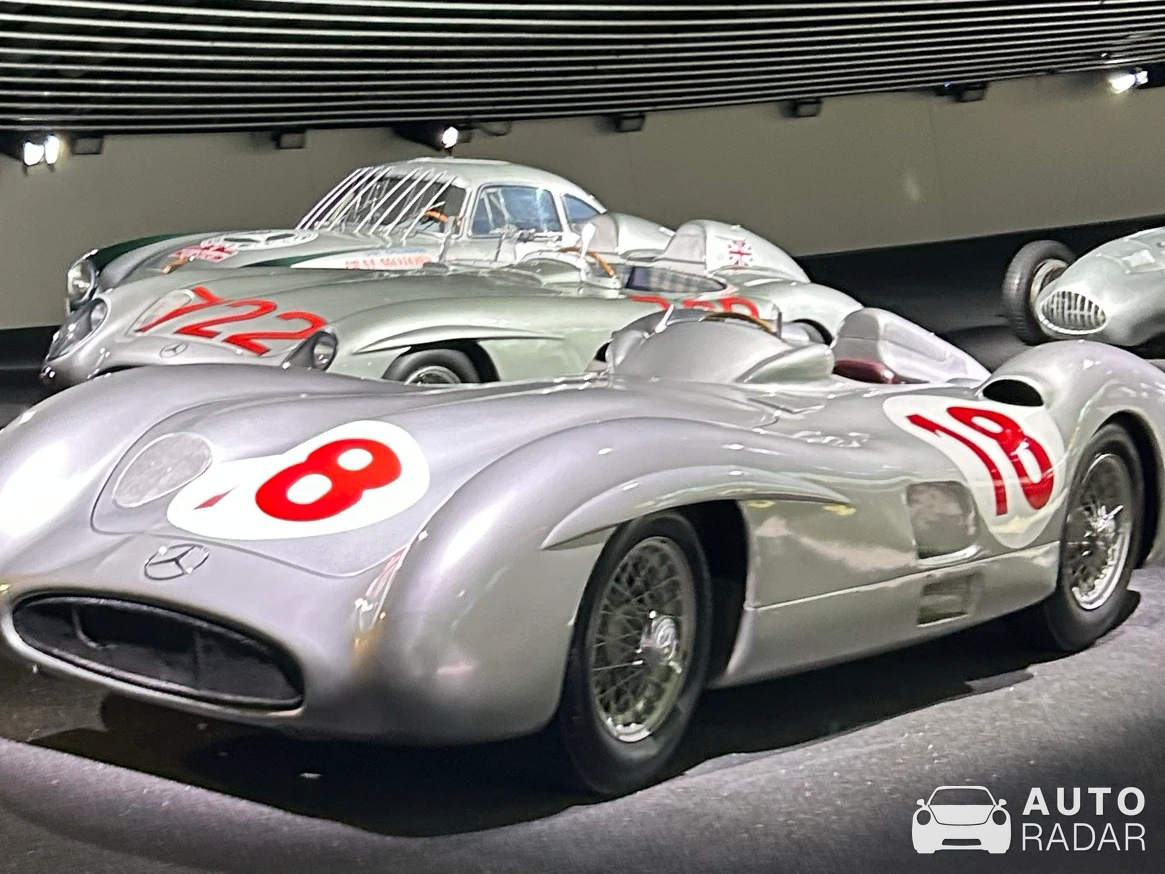 Mercedes-Benz 300SLR Uhlenhaut Coupé spotted in Τίμπινγκεν