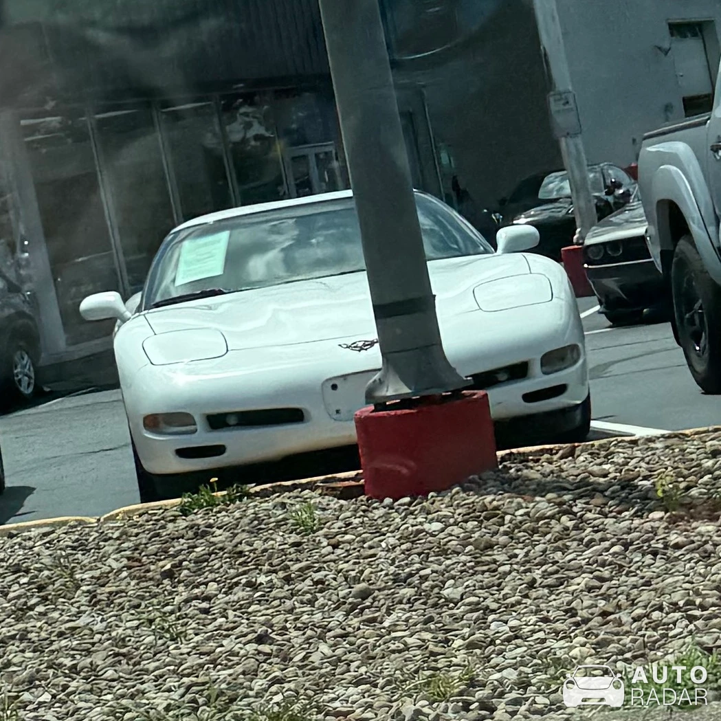 Chevrolet Corvette C5 spotted in Middleburg Heights