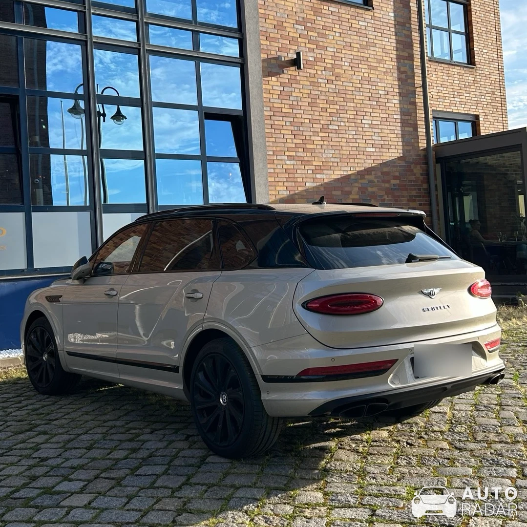 Bentley Bentayga EWB spotted in Rostock