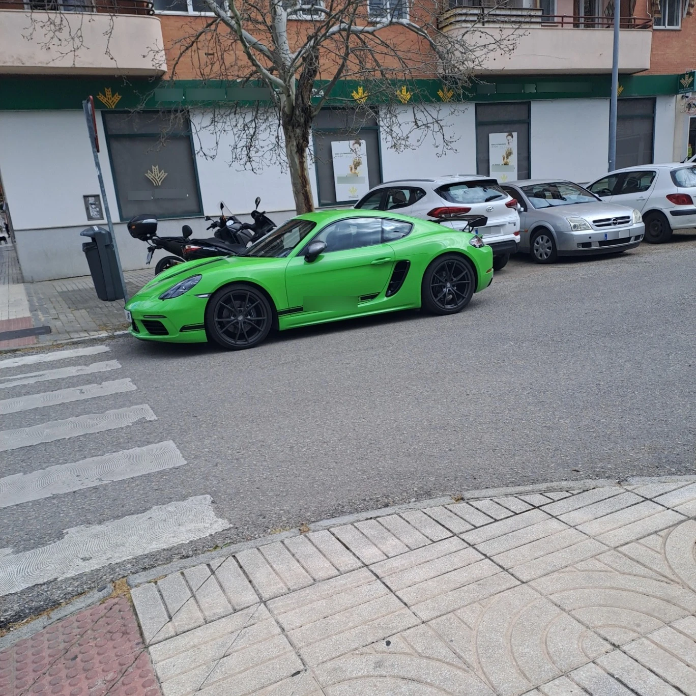 Porsche 718 Cayman GT4 spotted in Badajoz, España