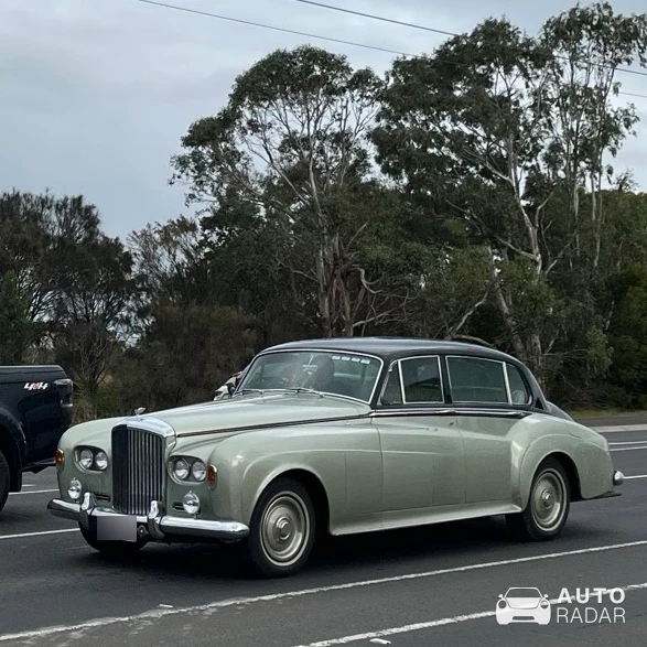 Bentley S3 spotted in Leopold