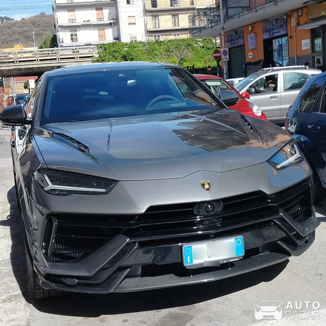 Lamborghini Urus spotted in Salerno, Italy