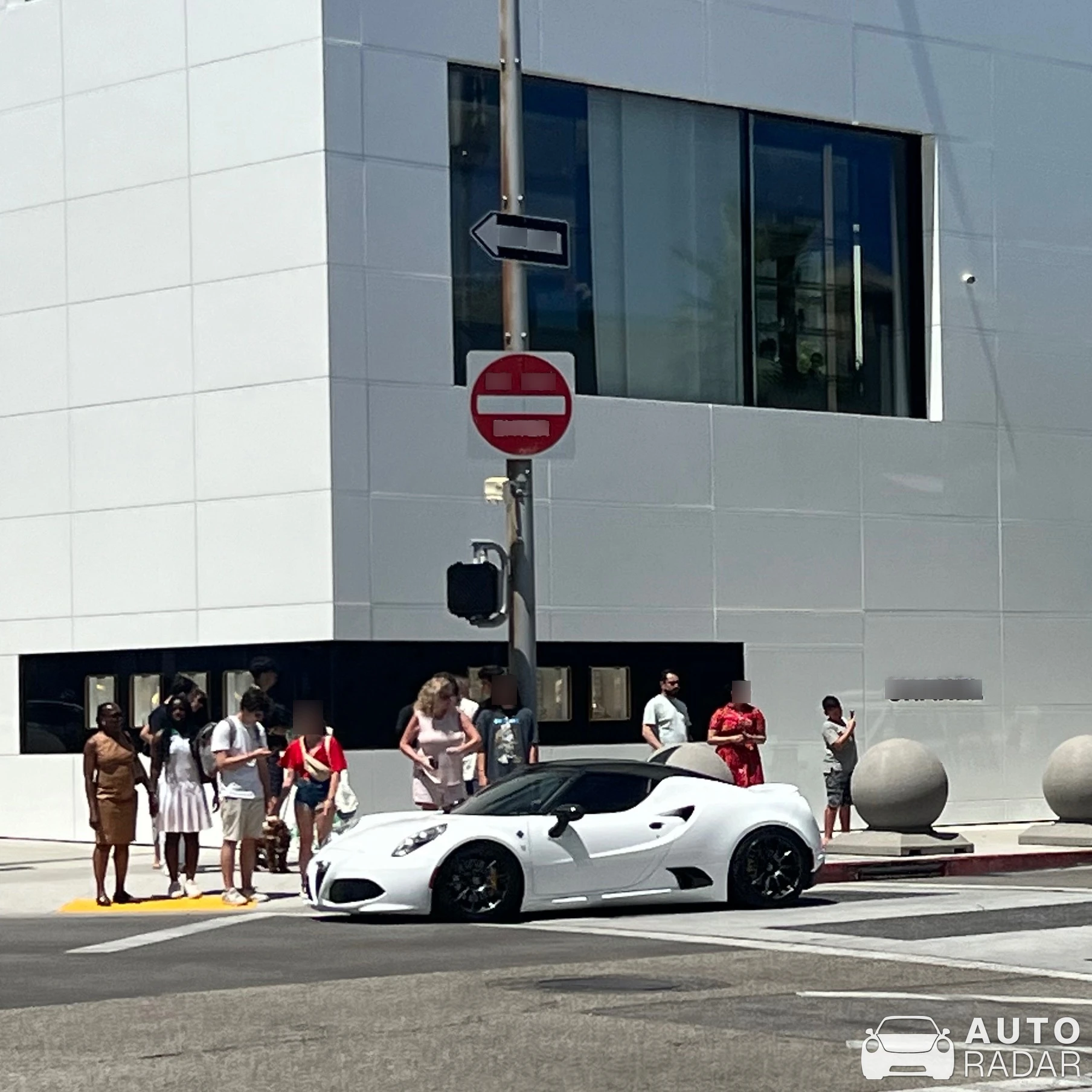 Alfa Romeo 4C Coupé spotted in Beverly Hills, United States