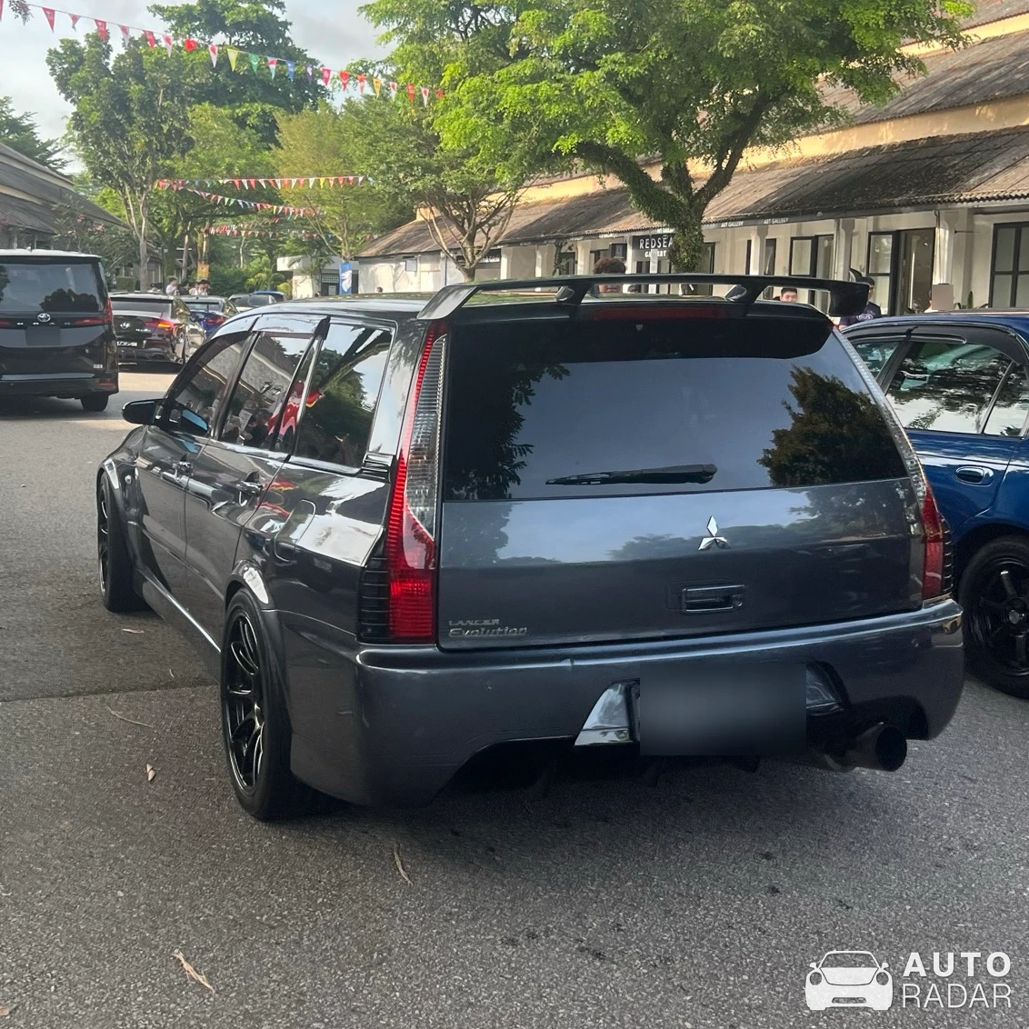 Mitsubishi Lancer Evolution IX Wagon GT spotted in Singapore