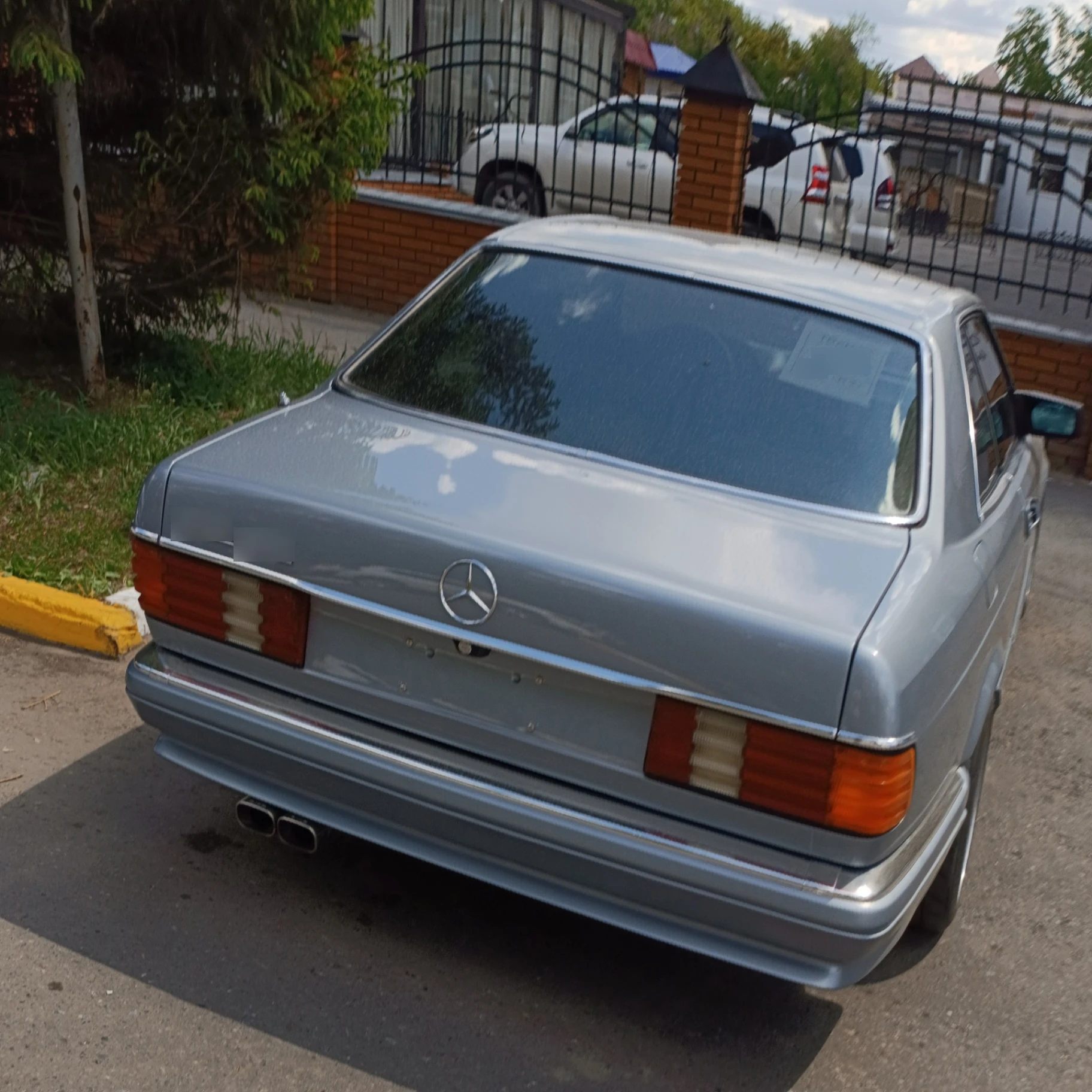 Mercedes-Benz 560 SEC spotted in Petropavl, Kazakhstan