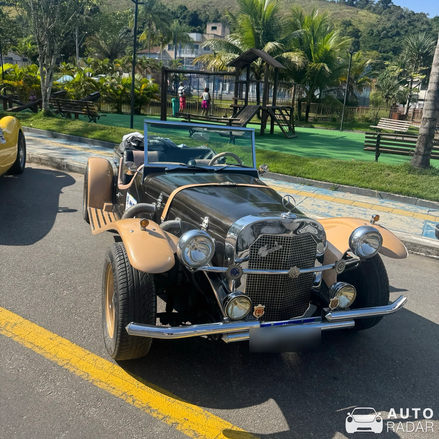 Mercedes-Benz Gazelle spotted in Rio Bonito, Brazil