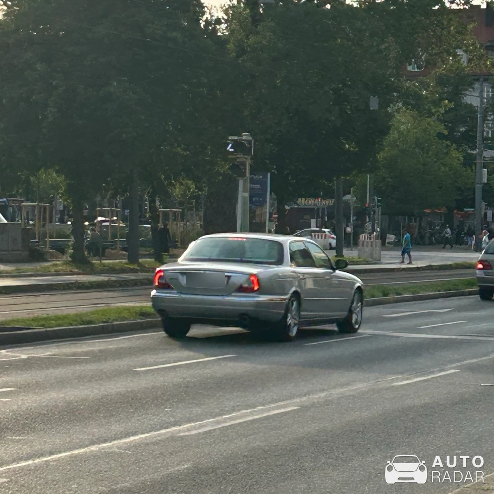Jaguar XJ spotted in München