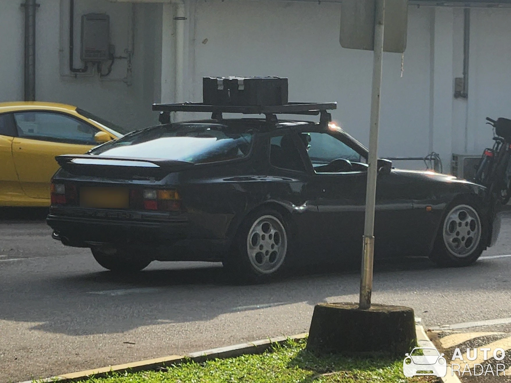 Porsche 944 S2 spotted in Singapore