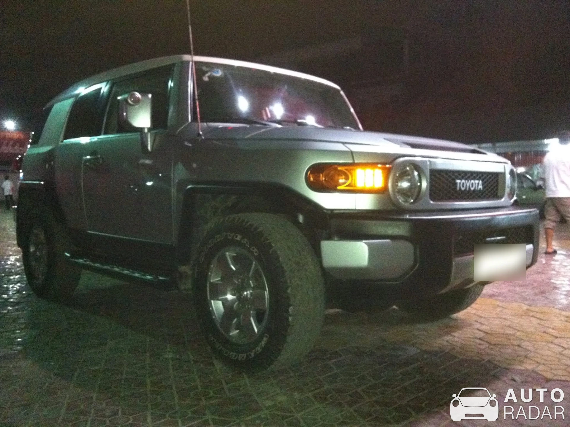 Toyota FJ Cruiser spotted in Nông Trang
