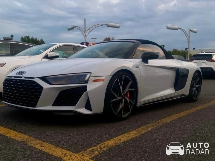 Audi R8 V10 Spyder Performance spotted in Saint-Mathieu-De-Laprairie